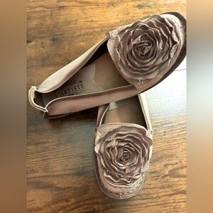 Spring Step L’artiste DEZI Pink Flower Leather Shoe Flats Size Not Listed 6-6.5?